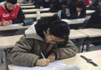 日语专业四级考试怎么报名 大学英语四级什么时候考？大一上学期还是